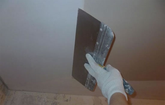 как выбрать шпаклевку для потолка