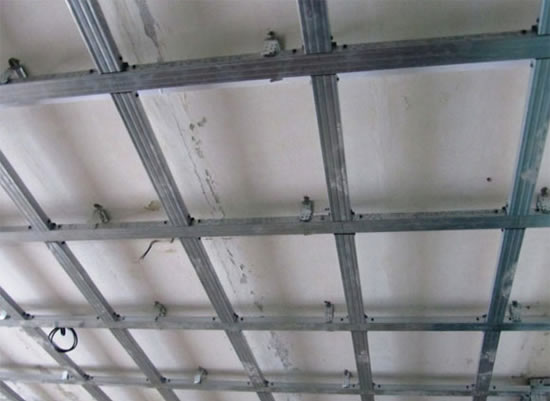 устройство гипсокартонного потолка