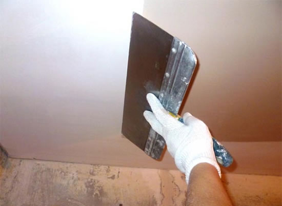 шпаклевание потолка под покраску