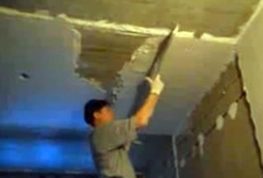 как правильно штукатурить потолок