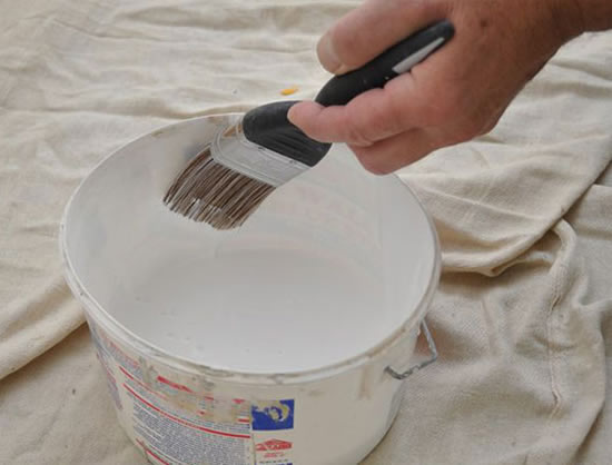 как побелить потолок мелом технология