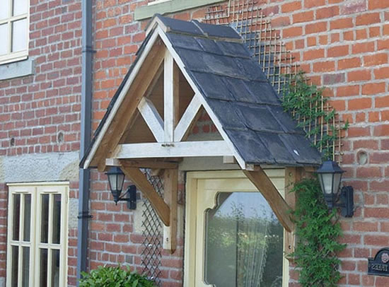 навес над входной дверью установка