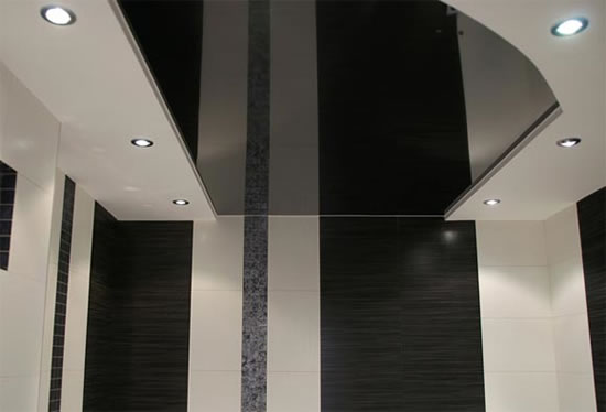 натяжной полок в ванной