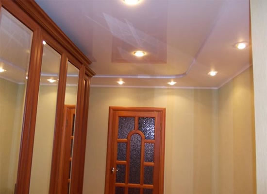 как выбрать натяжной потолок в прихожей