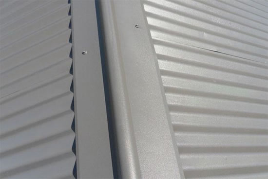 перекрыть крышу профнастилом своими руками