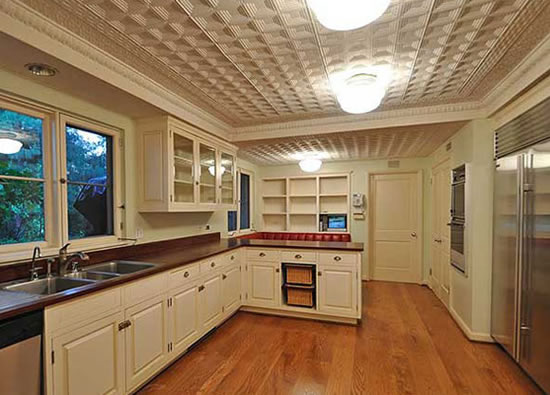 чем сделать потолок на кухне