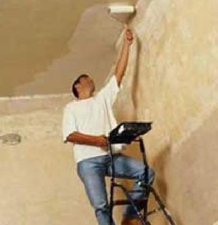 покраска потолка на кухне технология