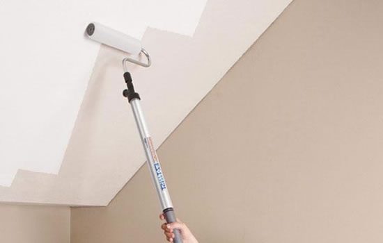 окрашивание потолка водоэмульсионной краской