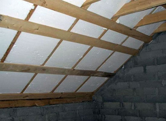 можно ли утеплить мансарду пенопластом