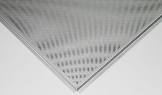 перфорированный потолок из алюминия