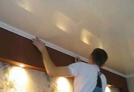 установка потолочного плинтуса инструкция