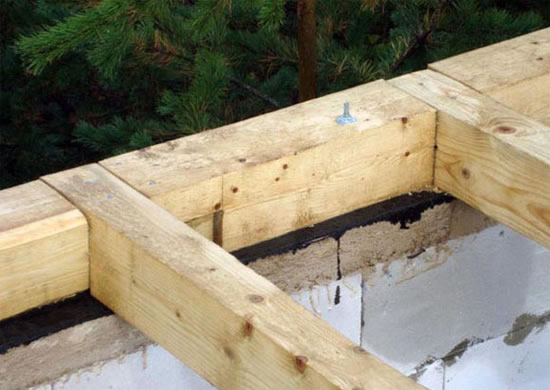 монтаж стропильной системы четырехскатной крыши