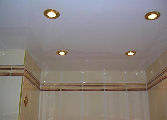 пластиковый потолок для ванной