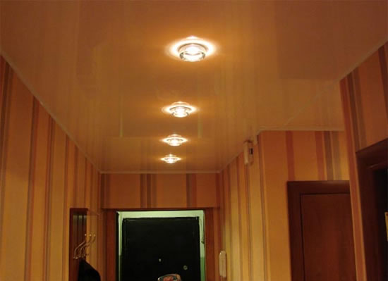 натяжной потолок в прихожей возможные варианты