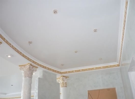 натяжной потолок матовый