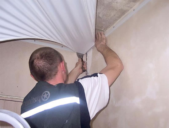 профиль для натяжных потолков монтаж