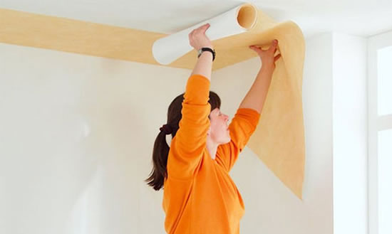 оклейка потолка флизелиновыми обоями