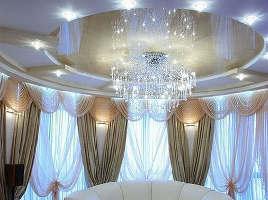 цвет потолка в зале