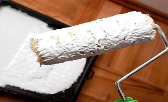 окраска потолочного плинтуса