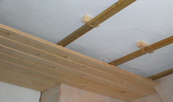 как обить вагонкой потолок