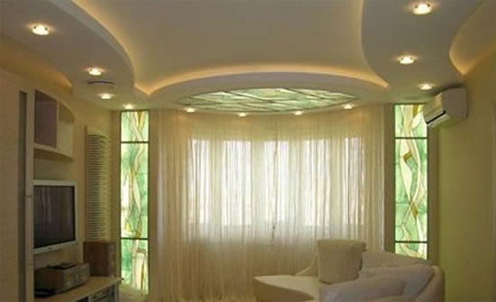 дизайн потолков для зала