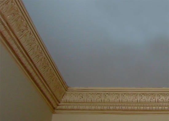 плинтус для натяжного потолка