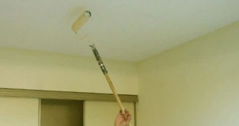 как покрасить гипсокартонный потолок