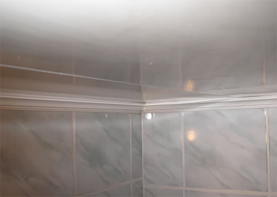 как разобрать пластиковый потолок