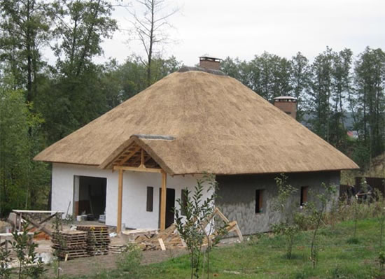технология устройства крыши из камыша