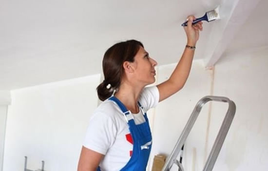 окраска потолков водоэмульсионной краской технология