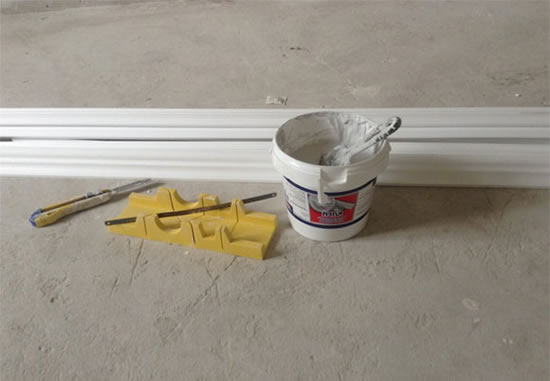 на что клеить потолочный плинтус рекомендации