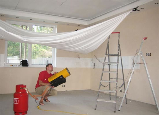взрывы при установке натяжных потолков