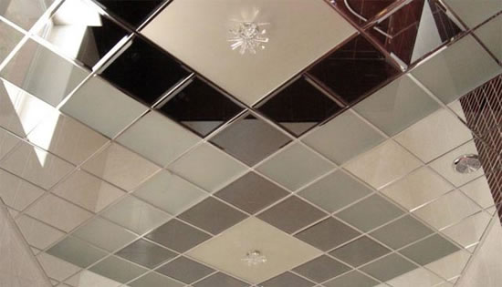 отделка потолка плиткой