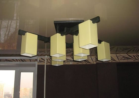 люстра под натяжной потолок устройство