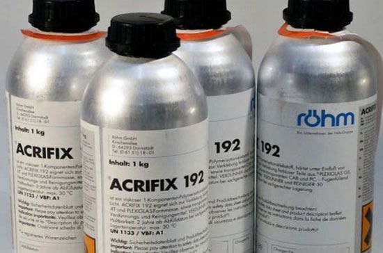 склеивание поликарбоната