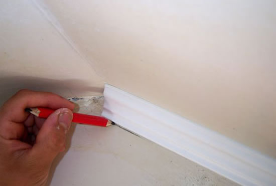 угол внутренний для потолочного плинтуса