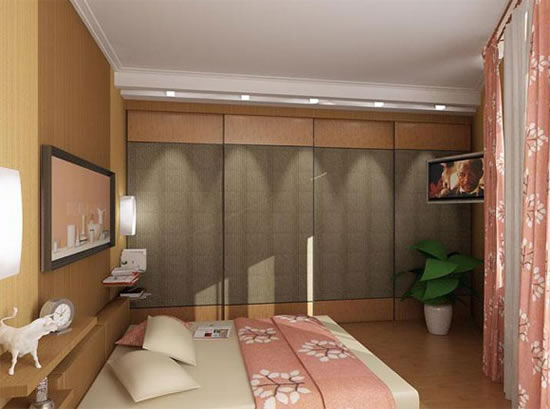 спальня с синим потолком