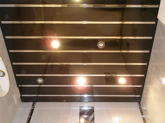 потолок для ванной комнаты реечный