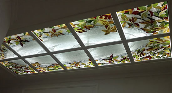 витраж в потолок