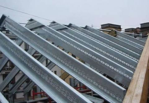 стропила мансардного этажа