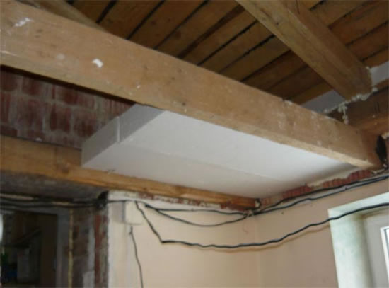 утеплить крышу пенопластом