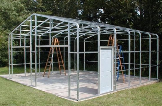 строим гараж из профнастила