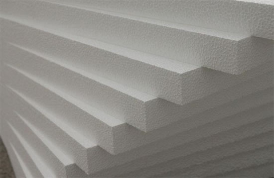 можно ли утеплять кровлю пеной