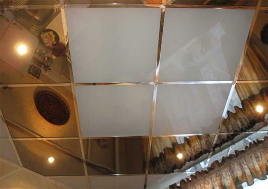 зеркальные дизайнерские потолки