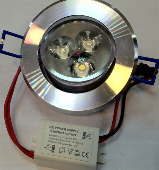 светильник потолочный встраиваемый