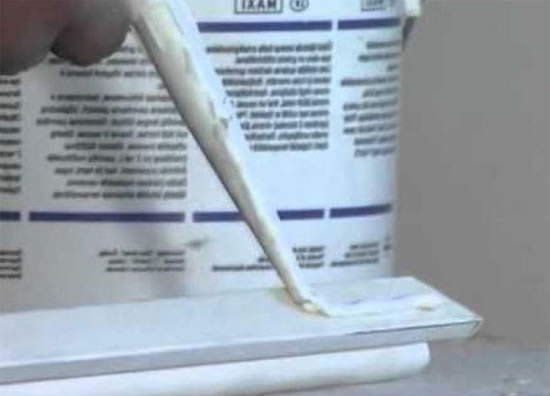 как подгонять потолочные плинтуса своими руками