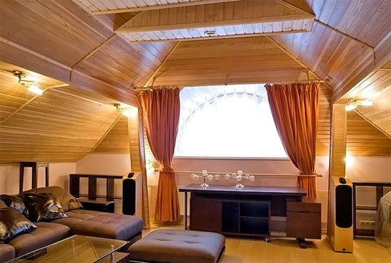 потолочный плинтус на мансарде