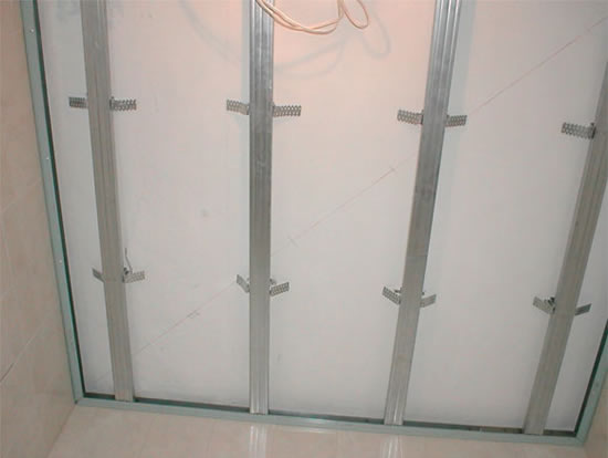 как сделать потолок из пвх инструкция