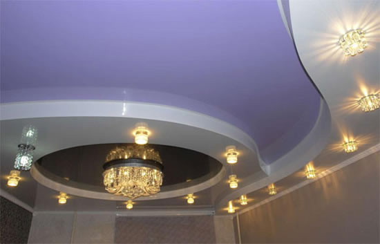 натяжной или навесной потолок