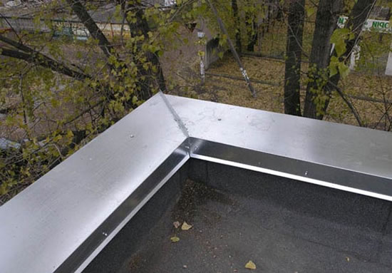 металлический парапет